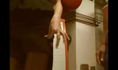 19足handjob julia エロ