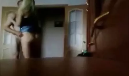 ロシアのママstrapon15 プレス エロ 動画